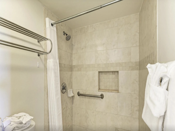 Holmes Beach Stunning Vacation Condo